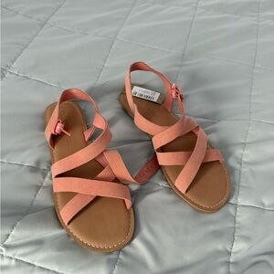 Tom’s sandles brand new